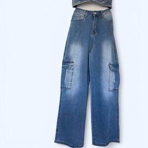 Wide Leg Cargo Jeans in Blue